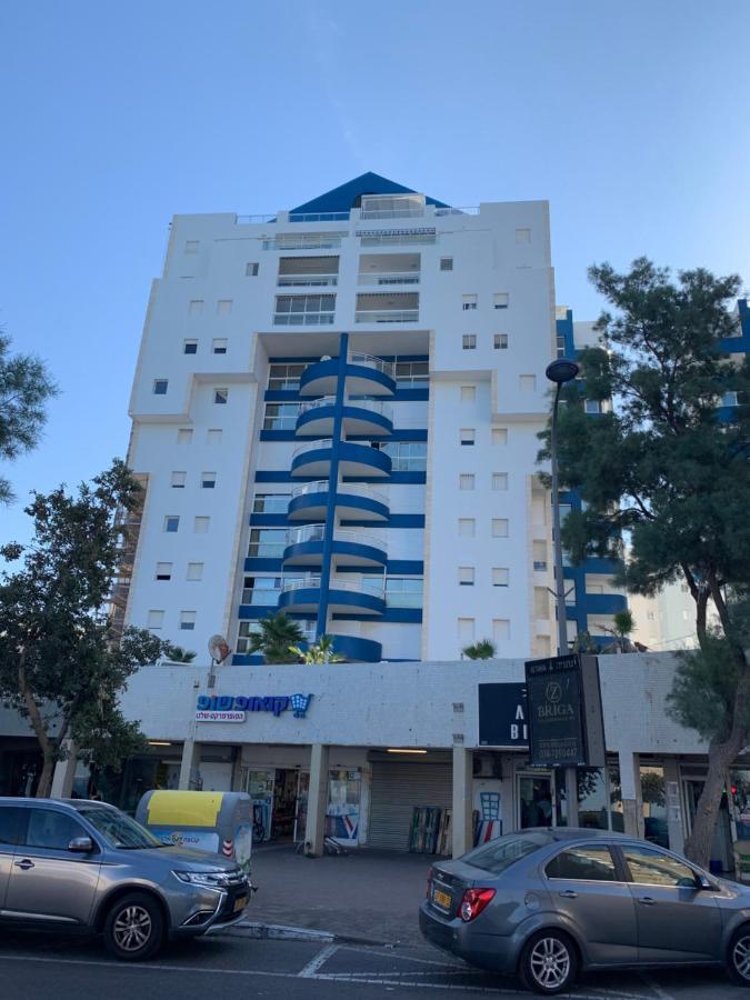 Royal Beach Front Apartments Netanja Exteriér fotografie